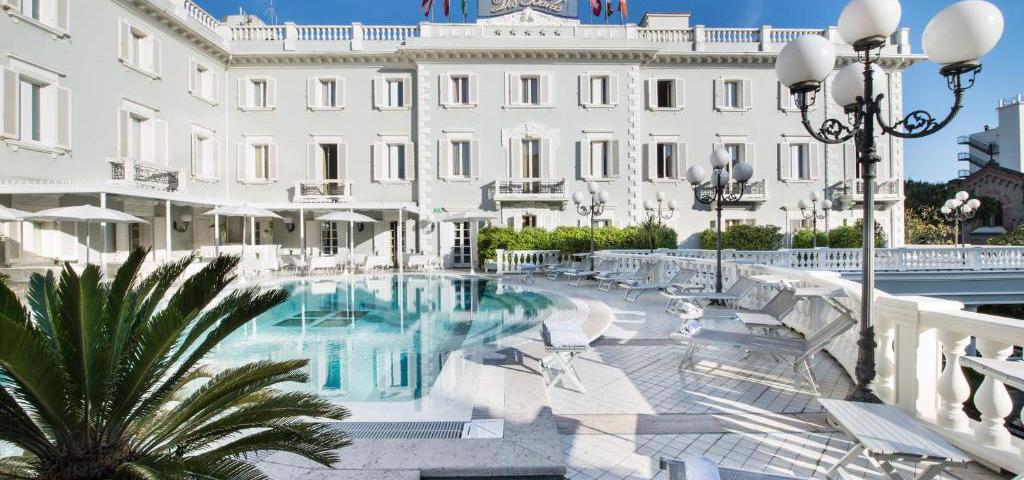 Αραβικά κεφάλαια «σώζουν» το εμβληματικό Grand Hôtel des Bains  Αραβικά κεφάλαια «σώζουν» το εμβληματικό Grand Hôtel des Bains